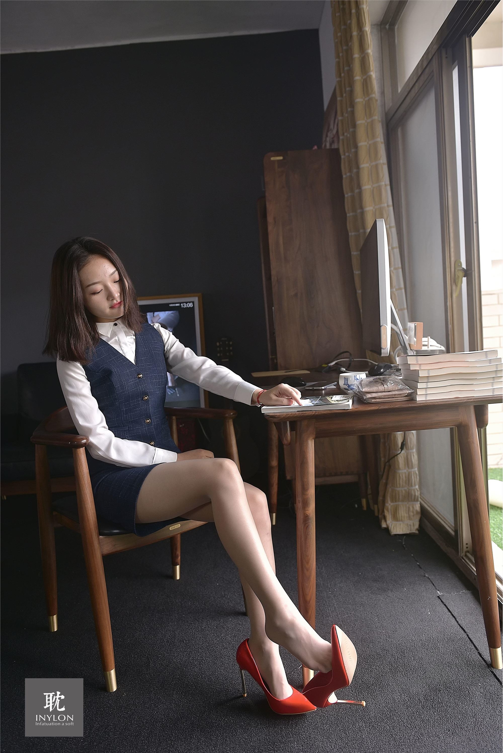 IESS异思趣向《普惠集242》- 模特：格格《主持人格格》